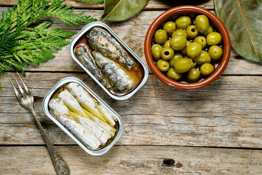 Portugališkos konservuotos sardinės šv. Velukų idėja stalui