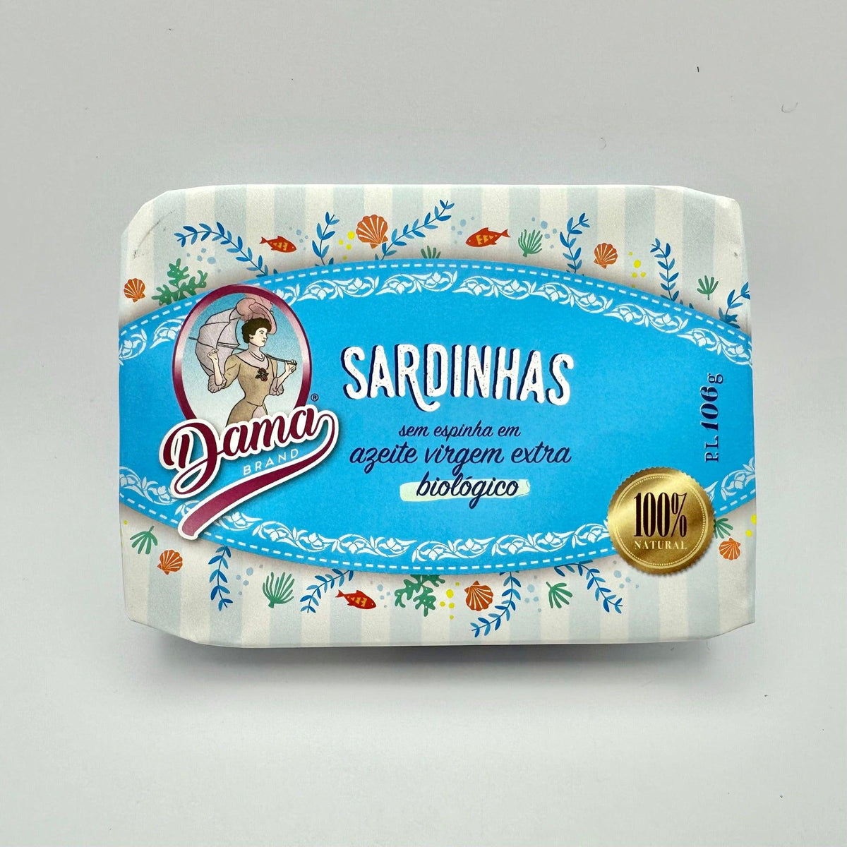 Sardinės ekologiškame pirmojo spaudimo alyvuogių aliejuje, be kaulų DAMA w background